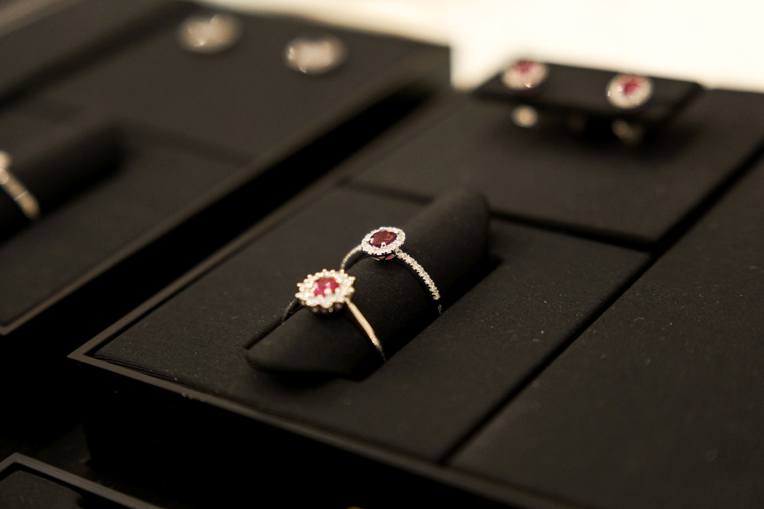 GIOIELLERIA DA RE - presso il Centro Commerciale IL CENTRO - ad Arese